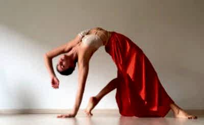 Tuğçe İnam ile 200 Saat Temel Yoga Uzmanlaşma Programı